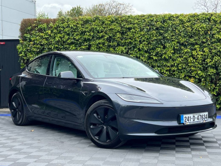 2024 Tesla Model 3 PANORAMIC SUNROOF // VERY LOW MILEAGE // 4 HEATED SEATS // BACKSEAT DISPLAY // PURE WHITE LEATHER INTERIOR