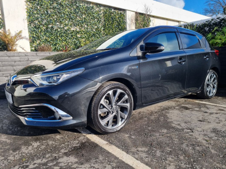 2016 Toyota Auris 1.8 HYBRID / G-PACK SOL / TAX €170 (162). *Finance from €101 per week €16,950