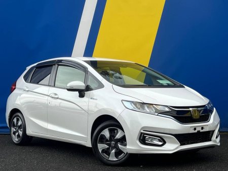2018 Honda Fit L-SENSING 1.5 HYBRID // HALF LEATHER INTERIOR // REVERSE CAMERA // SERVICE HISTORY
