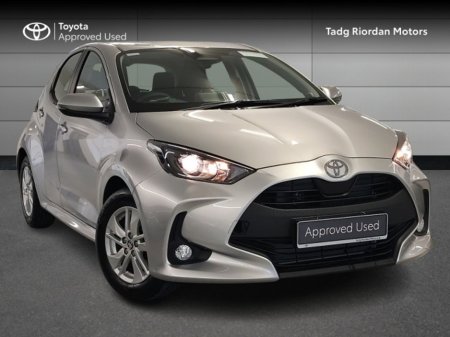 2025 Toyota Yaris HYBRID LUNA €26,950