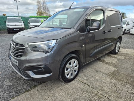 2021 Opel Combo MY22-SPRT-L1H1-1.5 100PS D-5SP €10,950