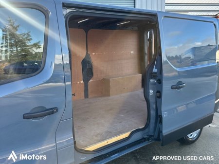 2021 Nissan NV300 LWB 120bhp SV MY20 4DR