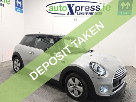 2016 MINI Cooper 1.5 Automatic, Reversing camera