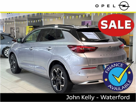 2022 Opel Grandland X Elite 1.2i 130PS 8 Speed Auto