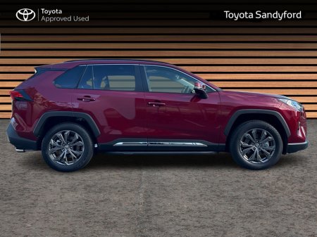 2025 Toyota Rav4 HYBRID SOL AUTO + EXTRAS // LEATHER HEATED SEATS // REAR CAMERA & PARK ASSIST // APPLE CARPLAY/ANDROID AUTO // POWER TAILGATE €52,945