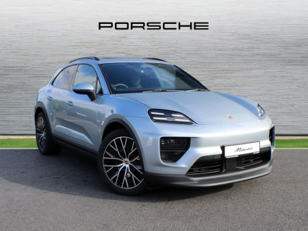 2025 Porsche Macan 4 Electric €100,000