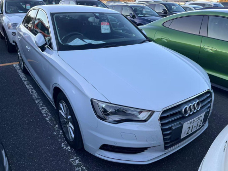 2016 Audi A3 Saloon 1.4 TFSI SE SPORT PLUS PETROL AUTOMATIC // JUST 59000 KMS FROM NEW // STUNNING CAR THROUGHOUT // BLUETOOTH MEDIA // UPGRADED ALLOYS // FULL PARK ASSIST // REVERSING CAMERA