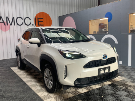 2022 Toyota Yaris Cross 1.5 HYBRID AUTOMATIC / 80k KMs / Reverse Camera, Cruise Control & More
