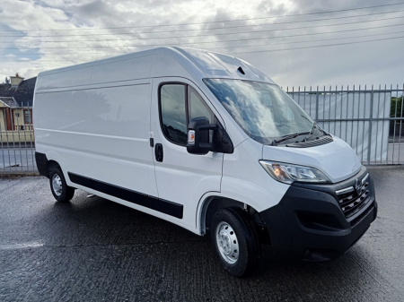 2025 Opel Movano 