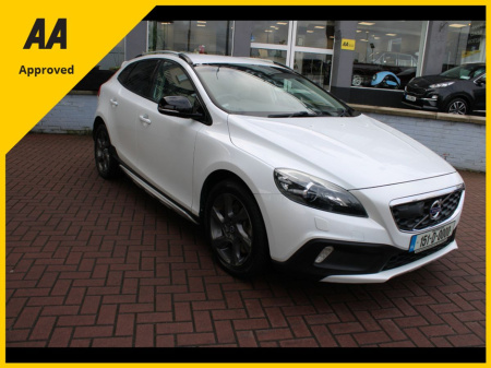2015 Volvo V40 2.0D4 SE CROSS COUNTRY 5DR HATCHBACK AUTOMATIC // AS NEW CONDITION // FULL HEATED LEATHER // BUY WITH CONFIDENCE AA AND SIMI APPROVED DEALER 2025 // FINANCE ARRANGED // ALL TRADE INS WELCOME //