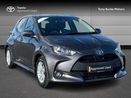 2025 Toyota Yaris - Save EUR 3,300 - Luna - 1.5 Hybrid - Automatic - EUR 180 Tax // Front Electric Windows // Rear Electric Windows // Electric Mirrors // Heated Mirrors // Finger Tip Stereo Controls