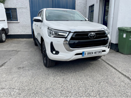 2022 Toyota Hilux INVINCIBLE 2.4D-4D 4WD MANUAL CREW-CAB €39,950