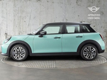 2025 MINI Hatch Cooper C 5 Door €38,900