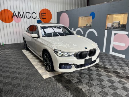 2017 BMW 7 Series €29950! 2017 740e M-SPORT PLUG-IN HYRBID /  80k KMs /  HEATED & COOLED SEATS , REVERSE CAMERA , ADAPTIVE CRUISE & MORE 740E