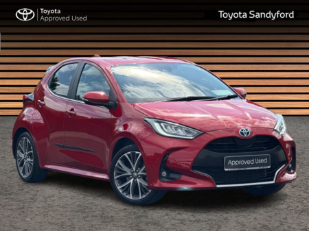 2022 Toyota Yaris HYBRID PLATINUM // FULL LEATHER // AIR CON // BLUETOOTH // APPLE CARPLAY // SMART ENTRY/SMART START // FULL WARRANTY €26,945