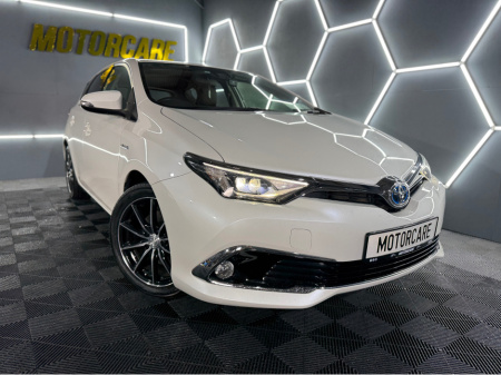 2017 Toyota Auris DAA-ZWE186H