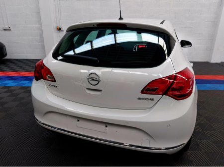 2015 Opel Astra OPEL ASTRA EXCITE 1.6 CDTI 110PS ECO 5DR (VERY LOW MILES) €9,995