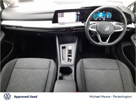 2024 Volkswagen Golf 1.0 eTSI 110HP Life DSG MHEV €30,950