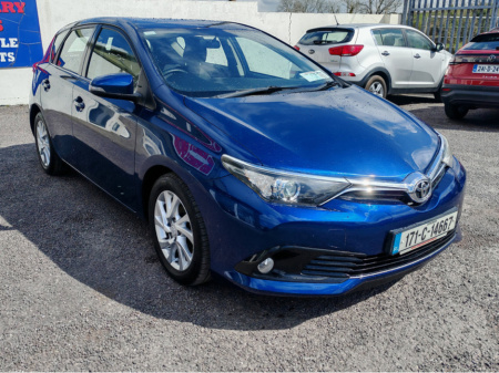 2017 Toyota Auris 1.4 D-4D BUSINESS EDITION S/S 5DR €16,600