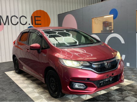 2018 Honda Fit 1.5 HYBRID AUTOMATIC / 27k KMs / Adaptive Cruise, Reverse Camera & More