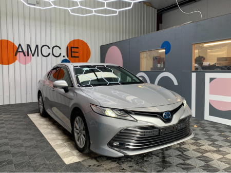 2019 Toyota Camry 2.5 HYBRID / 64k KMs / Cruise Control, Reverse Camera & More