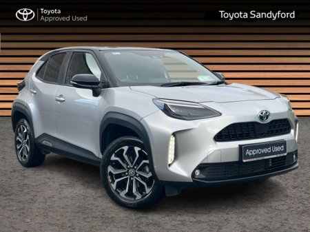 2023 Toyota Yaris Cross LUNA SPORT // REAR CAMERA // SMART ENTRY/SMART START // BI-TONE PAINT // APPLE CARPLAY/ANDROID AUTO // FULL WARRANTY