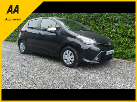 2015 Toyota Yaris 1.3 4 CYLINDER AUTOMATIC SERVICE HISTORY (6 STAMPS) FACTORY IMMOBILISER PRIVACY GLASS REVERSE CAMERA 2 FACTORY REMOTE KEYS FULLY SERVICED 4 NEW TYRES NCT 6 MONTHS ROAD TAX €12,295