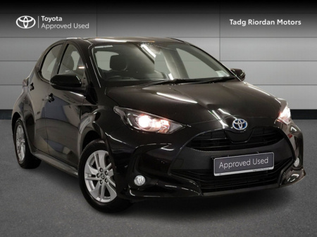 2022 Toyota Yaris HYBRID LUNA