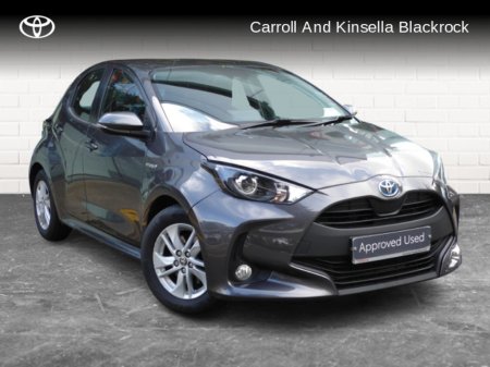 2023 Toyota Yaris Hybrid Luna