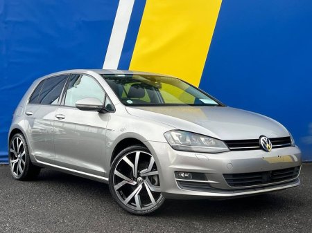 2017 Volkswagen Golf R-LINE PACK 1.2 TSI AUTO // COMFORTLINE // VERY LOW MILEAGE // APPLE CARPLAY/ANDROID AUTO // NEW R-LINE ALLOYS