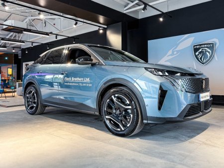 2025 Peugeot 3008 Eallure 73kWh 210bhp 04DR A