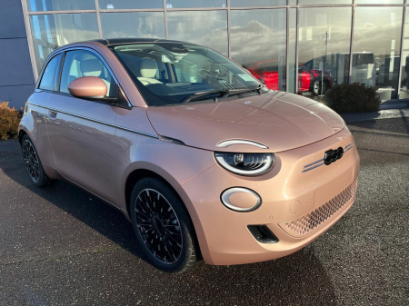 2025 Fiat 500e  €26,995