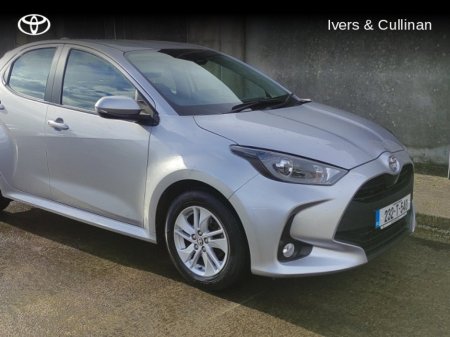 2023 Toyota Yaris 1.0 LUNA 4DR