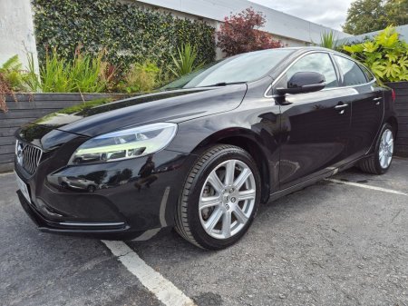 2018 Volvo V40 1.5 T3 AUTO / INSCRIPTION / TOP SPEC / LOW MILEAGE / TAX €270 (182 REG )