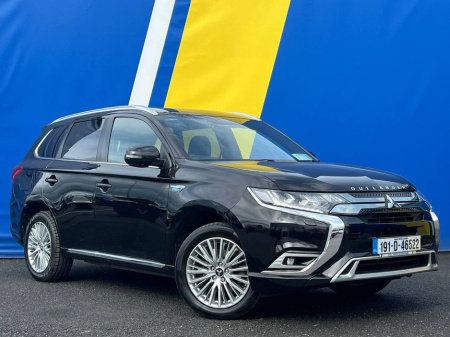 2019 Mitsubishi Outlander 2.4 4H PLUG-IN HYBRID AUTO // 2 YEAR NCT // LEATHER HEATED SEATS // HEATED MULTIFUNCTIONAL STEERING WHEEL