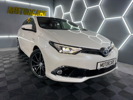 2017 Toyota Auris Hybrid Aura €15,950