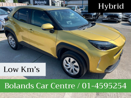 2021 Toyota Yaris Cross (Low Km's) HYBRID 1.5 AUTOMATIC 5DR MODEL www.bolandscarcentre.ie €20,900