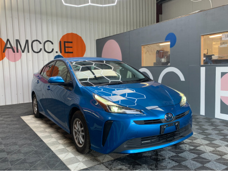 2020 Toyota Prius 1.8 HYBRID AUTOMATIC / 32k KMs / Reverse Camera & Cruise Control
