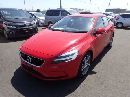2018 Volvo V40 2.0D4 MOMENTUM 5DR HATCHBACK AUTOMATIC // BUY WITH CONFIDENCE AA AND SIMI APPROVED DEALER 2025 // FINANCE ARRANGED // ALL TRADE INS WELCOME //
