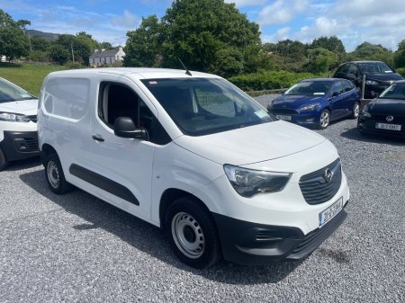 2021 Opel Combo  €11,650