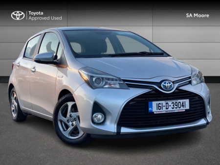 2016 Toyota Yaris HYBRID LUXURY €14,995