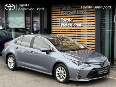 2022 Toyota Corolla HYBRID LUNA AUTO SALOON // TOYOTA SAFETY SENSE // REAR CAMERA // BLUETOOTH // AIR CON // TOYOTA WARRANTY €26,445