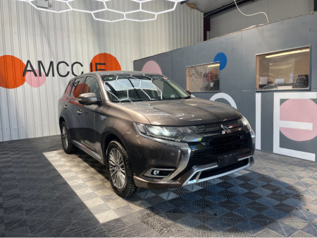 2019 Mitsubishi Outlander 2.4 HYBRID / 75k KMs / HEATEDS SEATS , REVERSE CAMERA & MORE €24,950