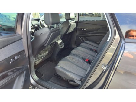 2018 Peugeot 5008 ALLURE 1.2 130 4DR €19,950