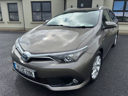 2017 Toyota Auris Hybrid Luna Touring Sports