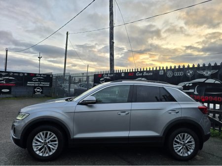 2022 Volkswagen T-Roc LIFE 1.0 TSI MANUAL 6SPEED FWD 110HP 5 5DR €22,950
