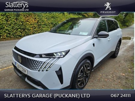 2025 Peugeot 5008 GT Hybrid with Alcantara €51,995