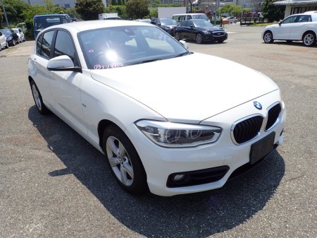 2016 BMW 1 Series 118D 2.0 DIESEL SPORT AUTOMATIC // LED MATRIX LIGHTING // LANE DEPARTURE ASSIST // PRO MEDIA PACK // CRUISE CONTROL // FRONT FOGS // SPORT ALLOYS €15,950