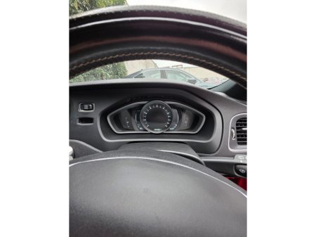 2016 Volvo V40 2.0 T2 R-DESIGN 122BHP 5DR 40 SERIES €12,250