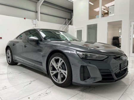 2022 Audi e-tron GT quattro  €44,995